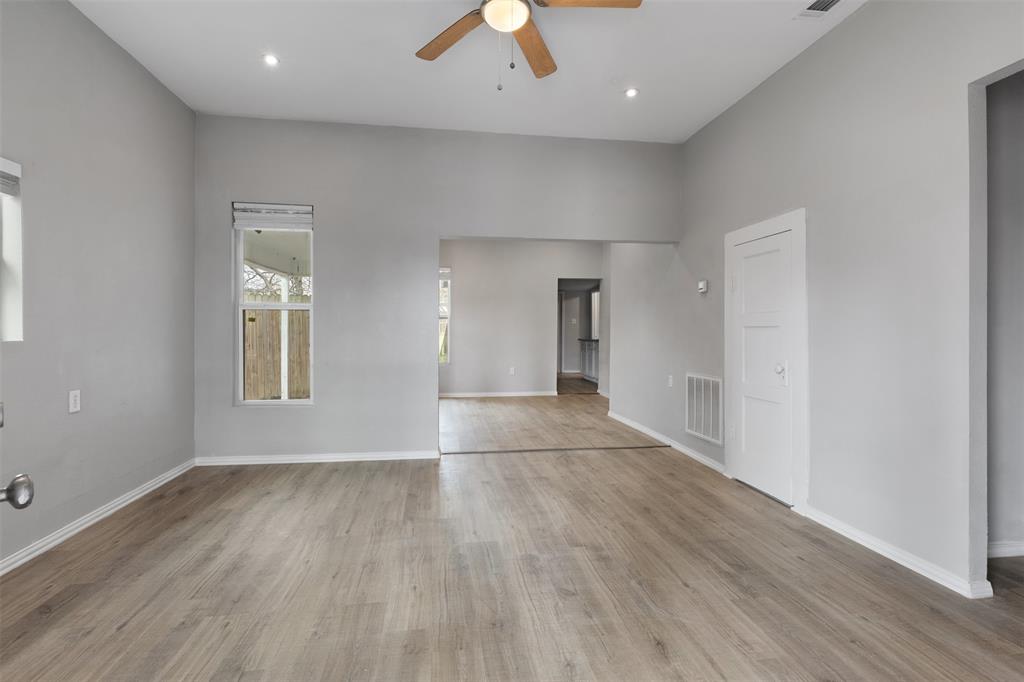 601 East Sears Street Denison, TX 75021 - Photo 4 of 20