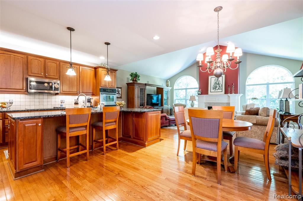 3612 Windingbrook Circle, Unit 72 Rochester Hills, MI 48309 - Photo 8 of 41