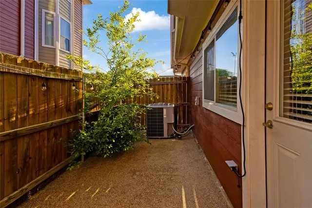 a view of a pathway along a building