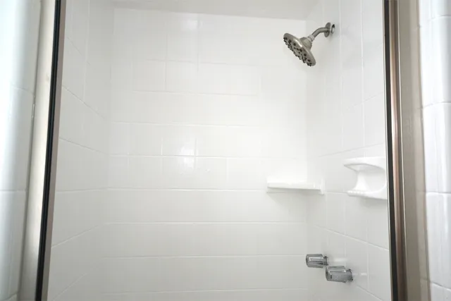 $1,900 | 7130 Leader Street, Houston, TX 77074