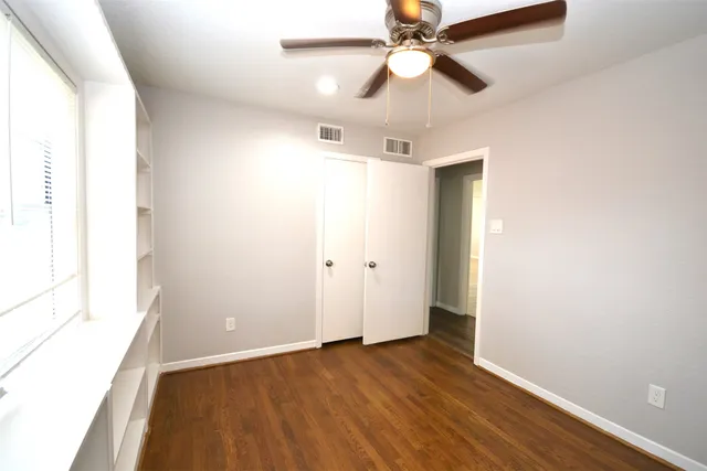 $1,900 | 7130 Leader Street, Houston, TX 77074