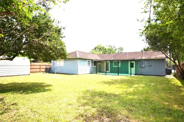 $1,900 | 7130 Leader Street, Houston, TX 77074
