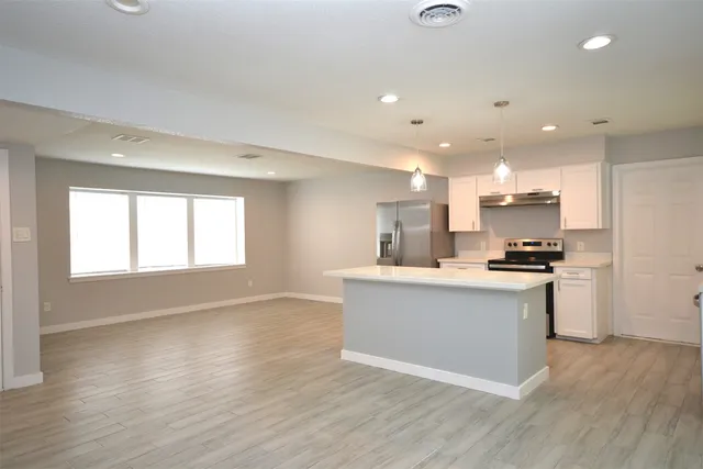 $1,900 | 7130 Leader Street, Houston, TX 77074