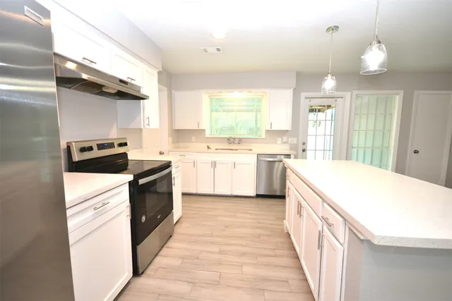 $1,900 | 7130 Leader Street, Houston, TX 77074