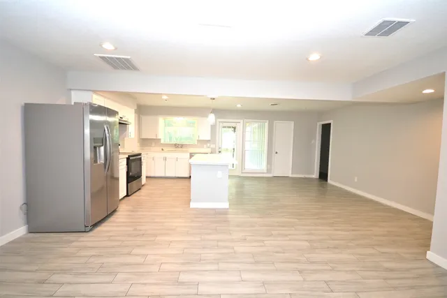 $1,900 | 7130 Leader Street, Houston, TX 77074