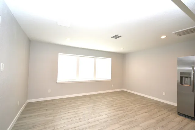 $1,900 | 7130 Leader Street, Houston, TX 77074