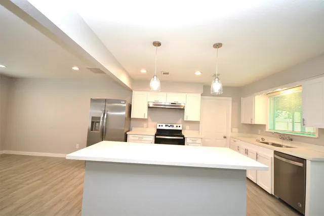 $1,900 | 7130 Leader Street, Houston, TX 77074