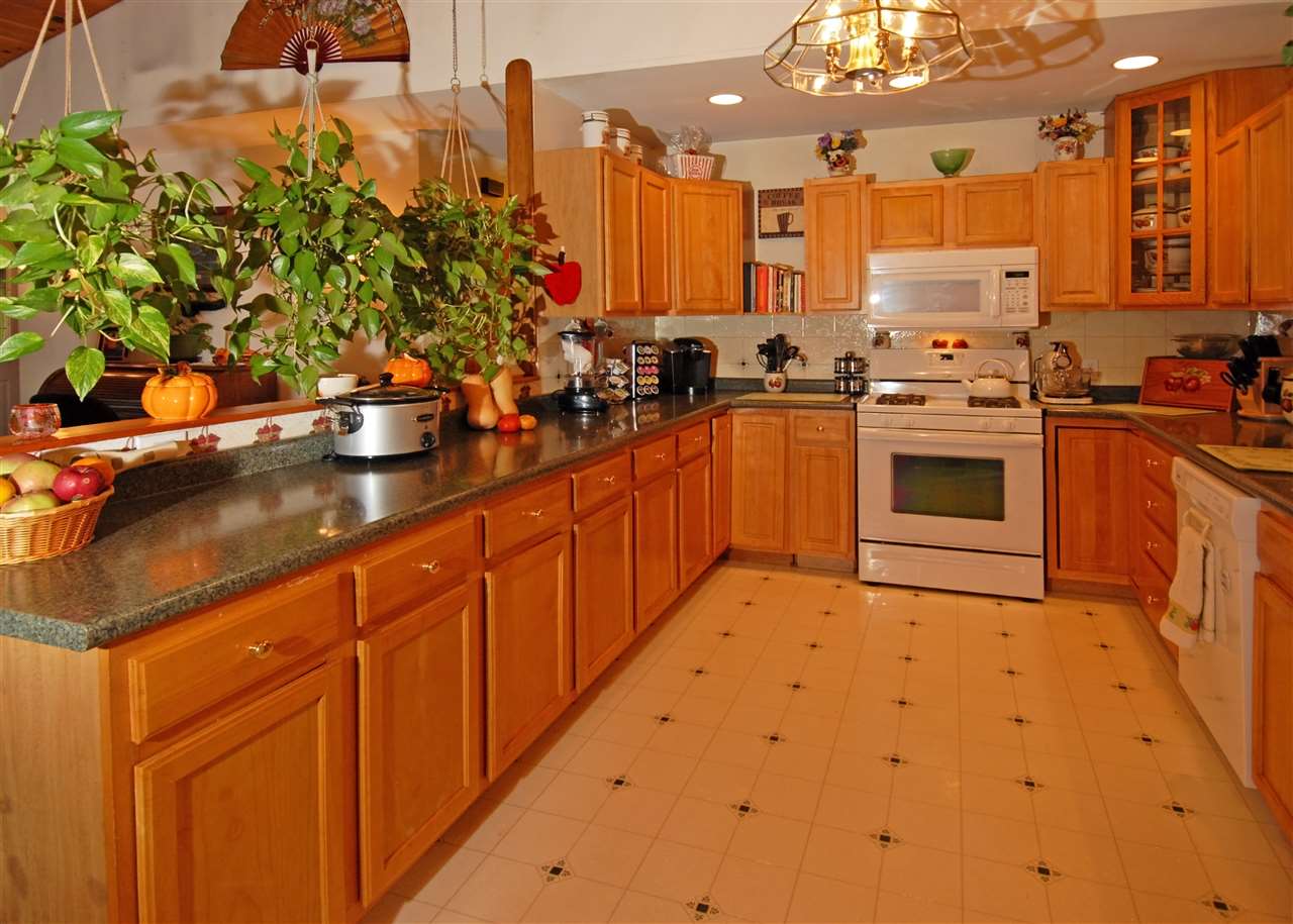 139 Lily Pond Road Alton, NH 03809 - Photo 11 of 40
