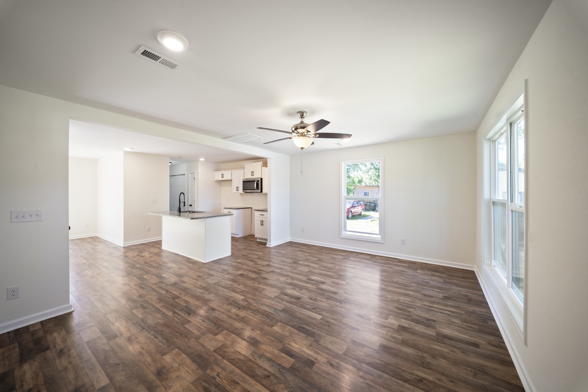 704 Perry Drive Springfield, TN 37172 - Photo 4 of 38