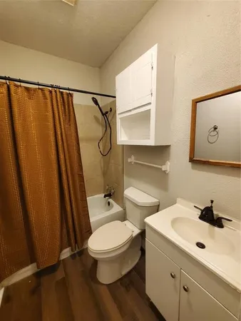 $1,700 | 401 North Moore Street, Dallas, TX 75203