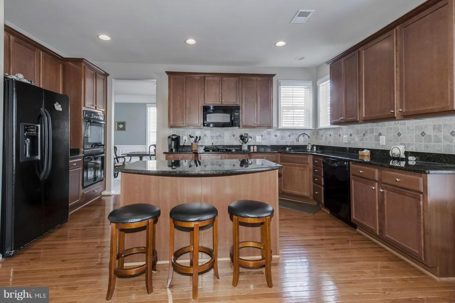 9306 Castle Hill Road Springfield, VA 22153 - Photo 7 of 30 Kitchen