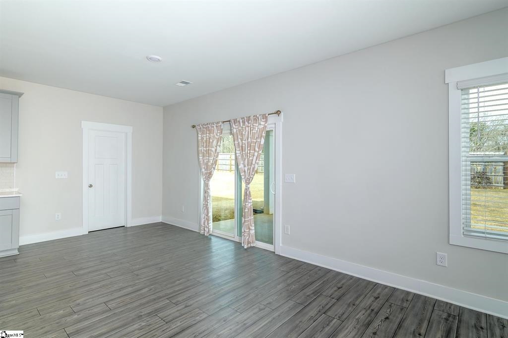 325 Roderick Lane Greenville, SC 29605 - Photo 11 of 37 Gallery Image 11