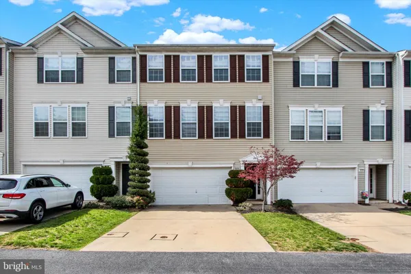 $229,900 | 2224 Golden Eagle Drive, Unit 104, York, PA 17408