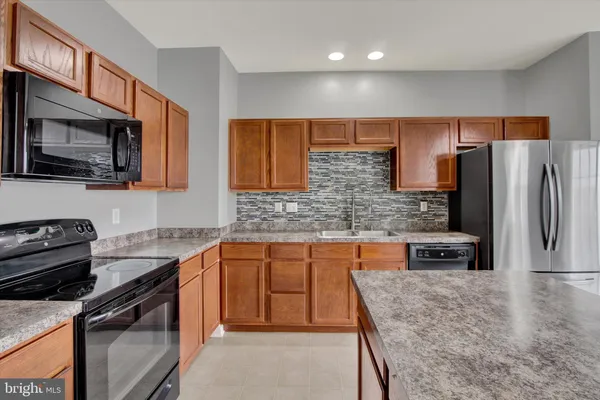 $229,900 | 2224 Golden Eagle Drive, Unit 104, York, PA 17408
