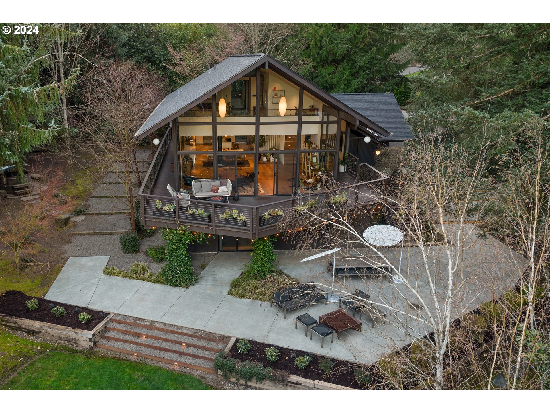 1870 South Palatine Hill Road Portland, OR 97219 - Photo 2 of 40