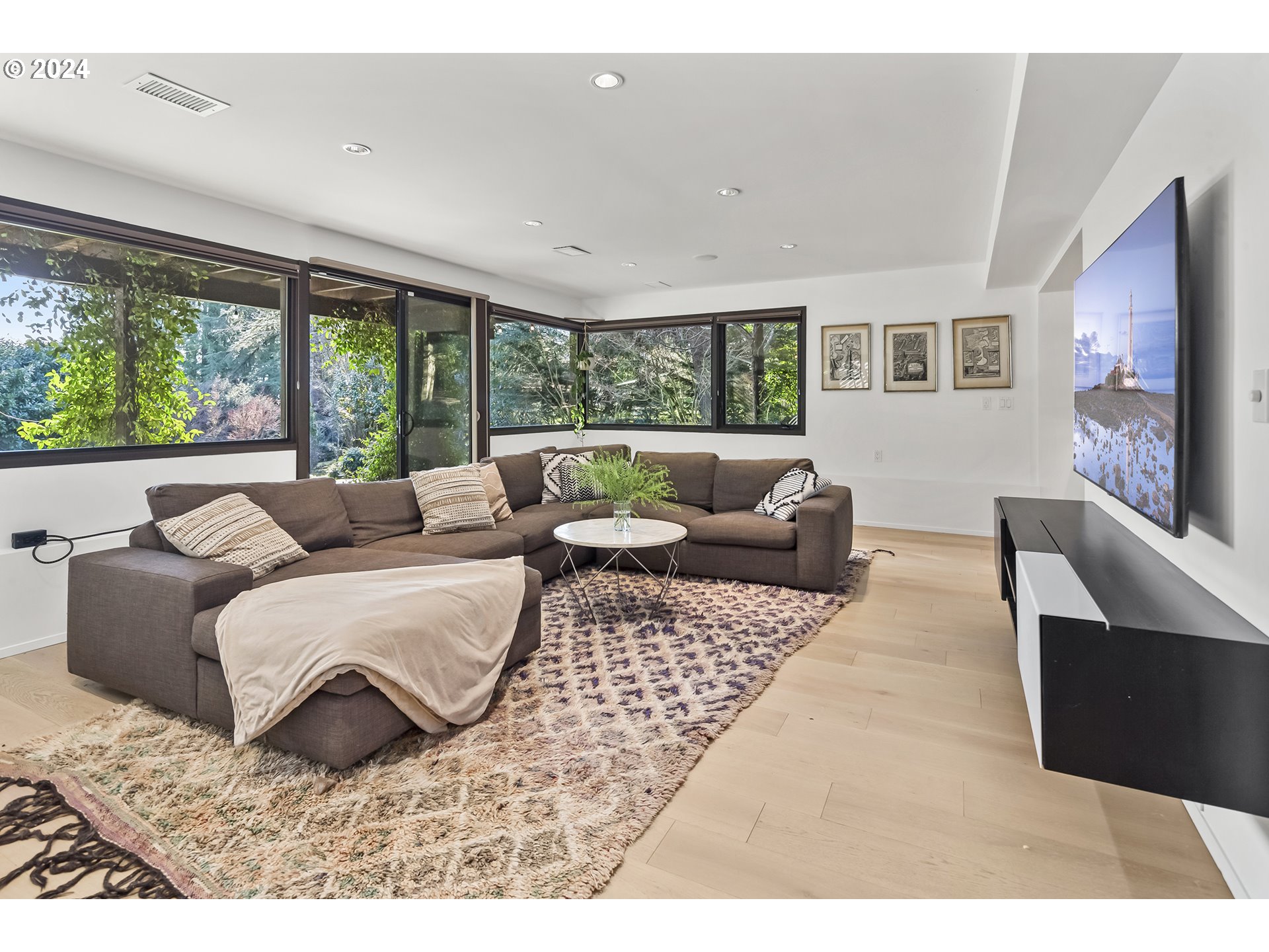 1870 South Palatine Hill Road Portland, OR 97219 - Photo 26 of 40 Family Room