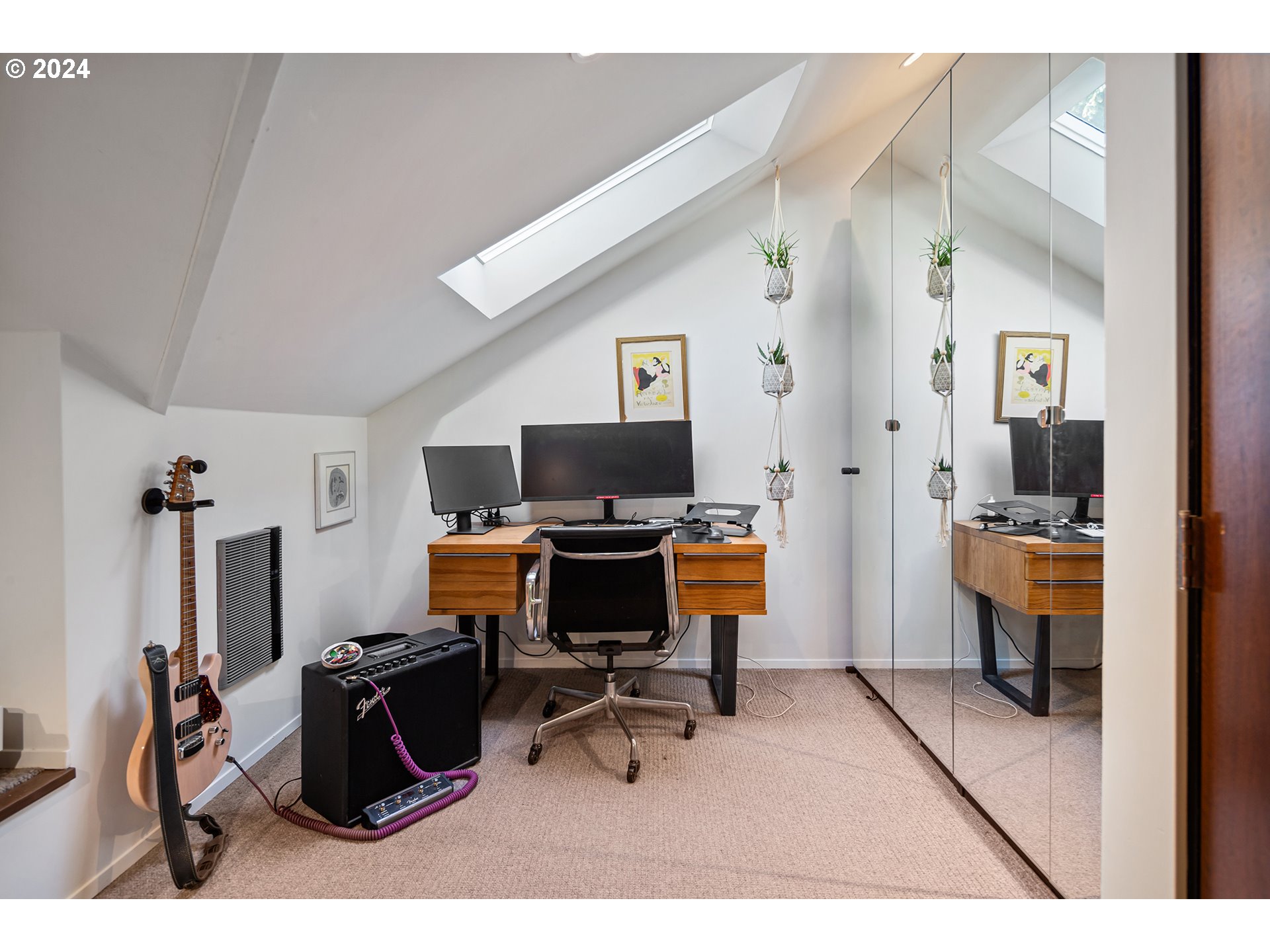 1870 South Palatine Hill Road Portland, OR 97219 - Photo 29 of 40 Bedroom