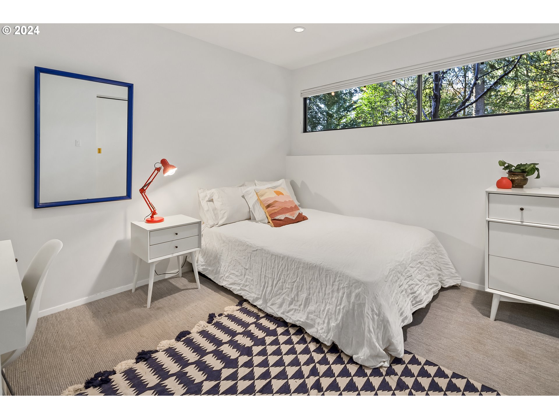 1870 South Palatine Hill Road Portland, OR 97219 - Photo 30 of 40 Bedroom