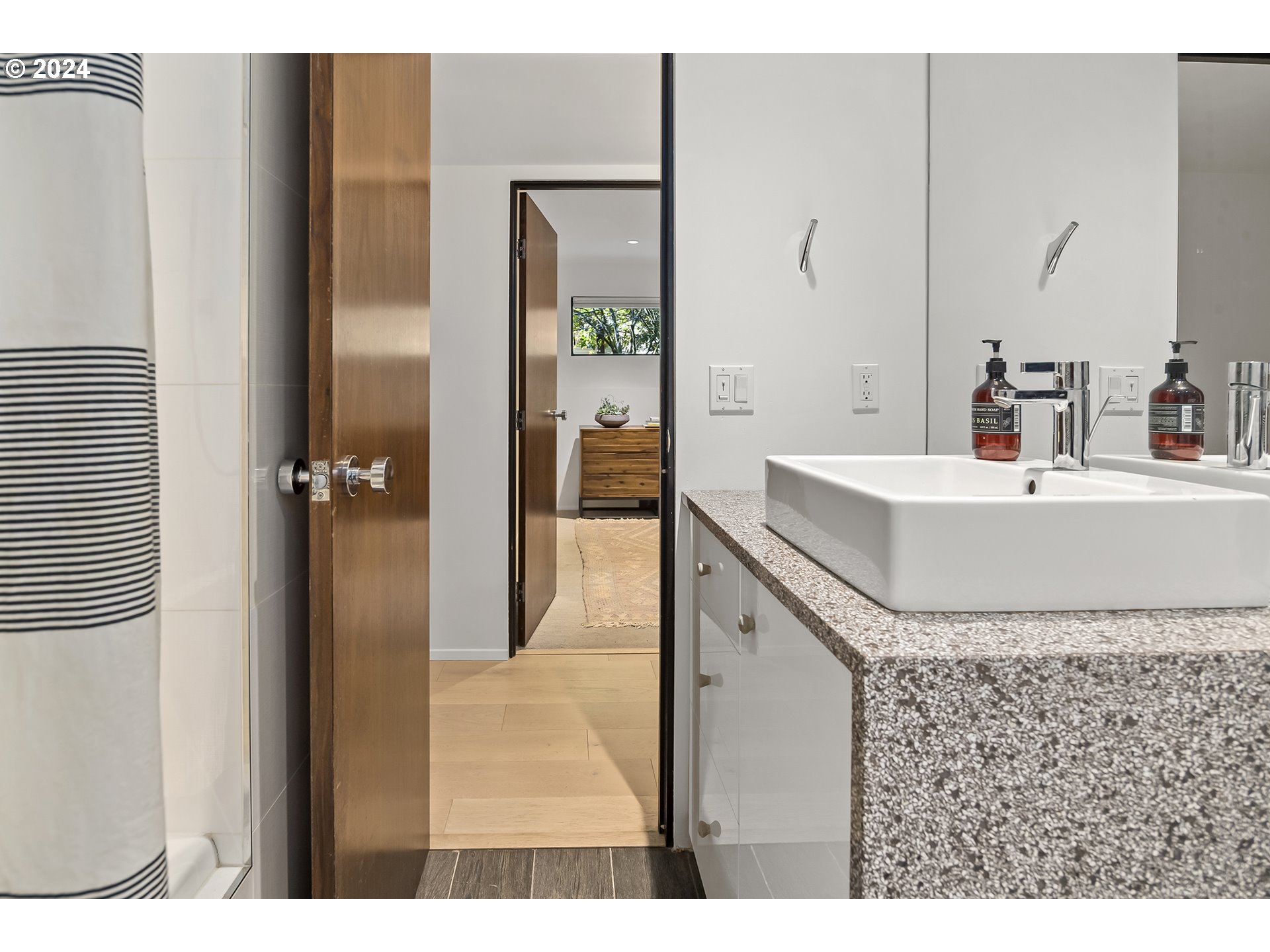 1870 South Palatine Hill Road Portland, OR 97219 - Photo 33 of 40 Bathroom