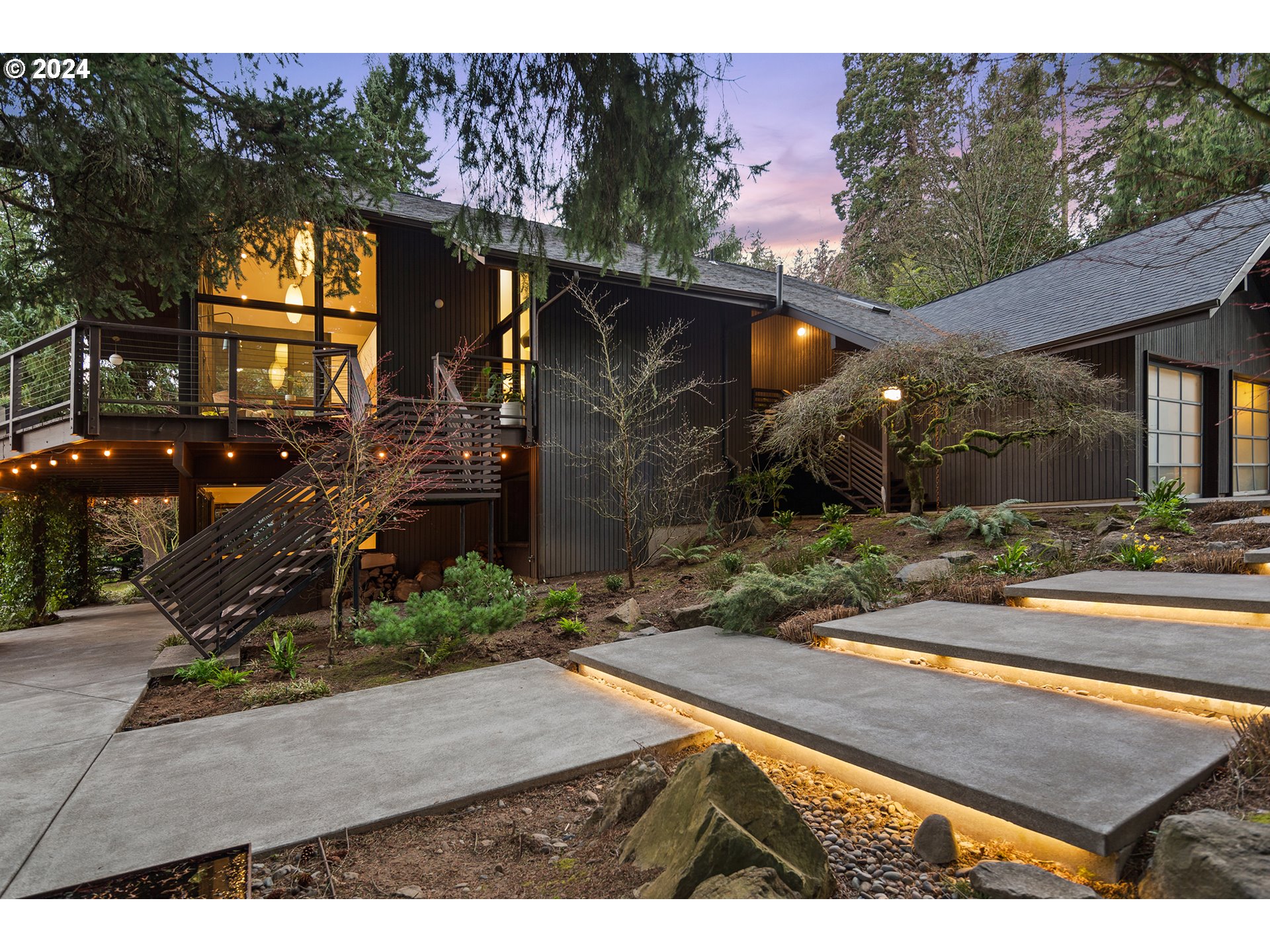 1870 South Palatine Hill Road Portland, OR 97219 - Photo 4 of 40 Exterior