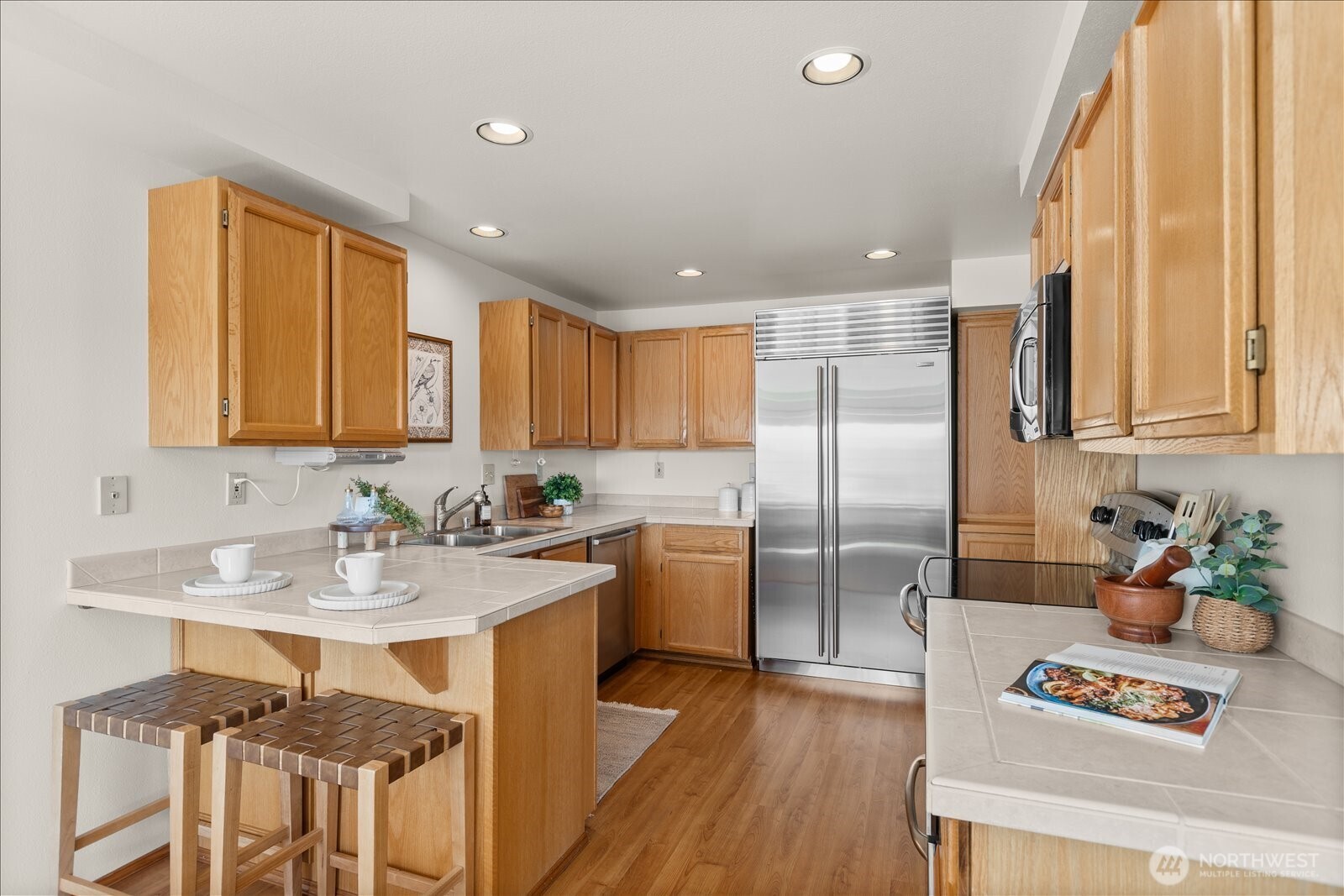 233 3rd Avenue South, Unit 203 Edmonds, WA 98020 - Photo 6 of 29