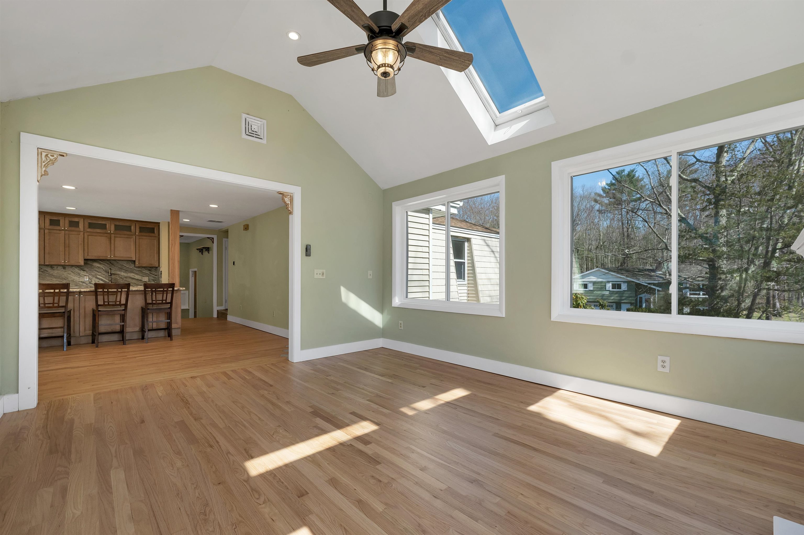 17 Harding Road Portsmouth, NH 03801 - Photo 8 of 53 Gallery Image 8