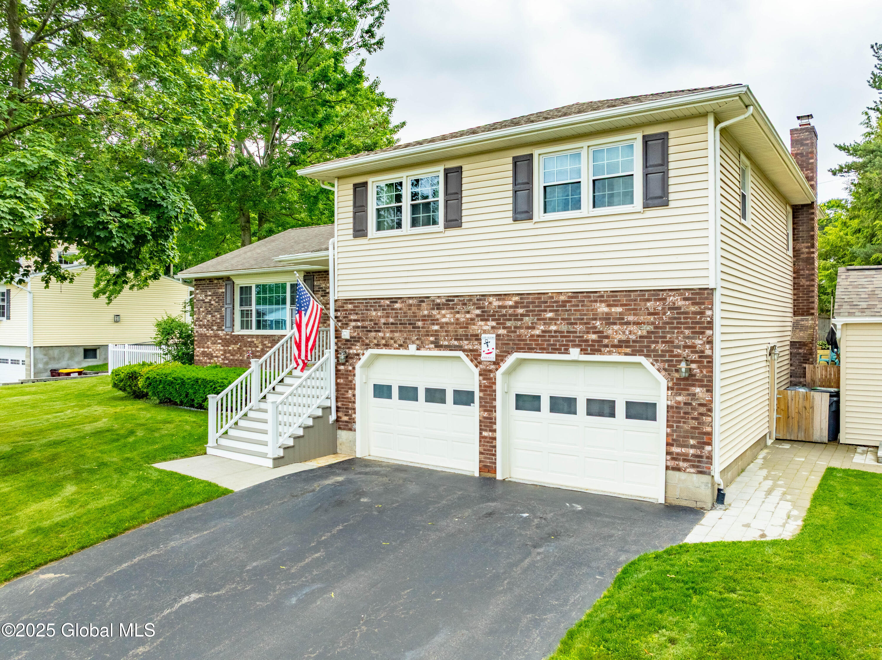 34 Aspen Road Colonie, NY 12110 - Photo 3 of 47 3