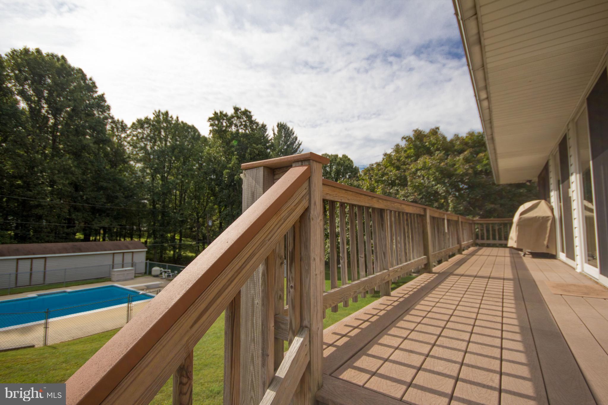 5302 Wendy Road Sykesville, MD 21784 - Photo 11 of 30 )32x6 Trex deck