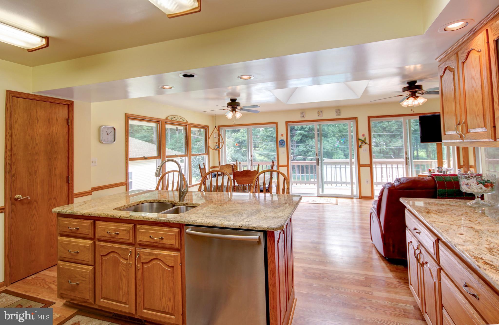 5302 Wendy Road Sykesville, MD 21784 - Photo 9 of 30 Looking into eatin/sumroom