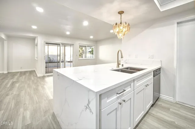 $4,250 | 3330 Ketch Avenue, Oxnard, CA 93035