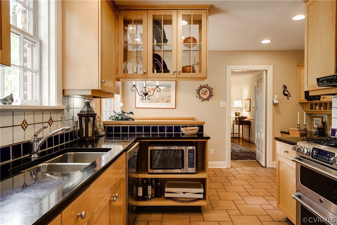8902 Tolman Road Henrico, VA 23229 - Photo 16 of 50 Kitchen