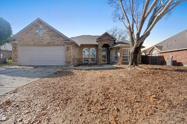 $2,600 | 4425 Forsyth Lane, Grand Prairie, TX 75052