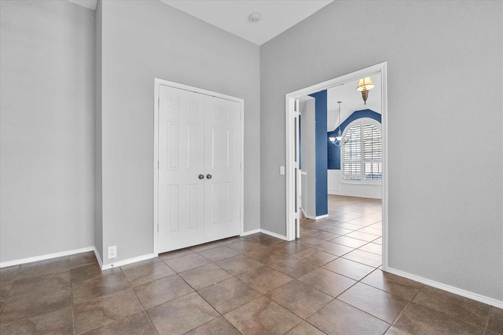 4425 Forsyth Lane Grand Prairie, TX 75052 - Photo 16 of 20