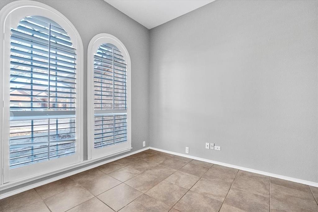 4425 Forsyth Lane Grand Prairie, TX 75052 - Photo 2 of 20