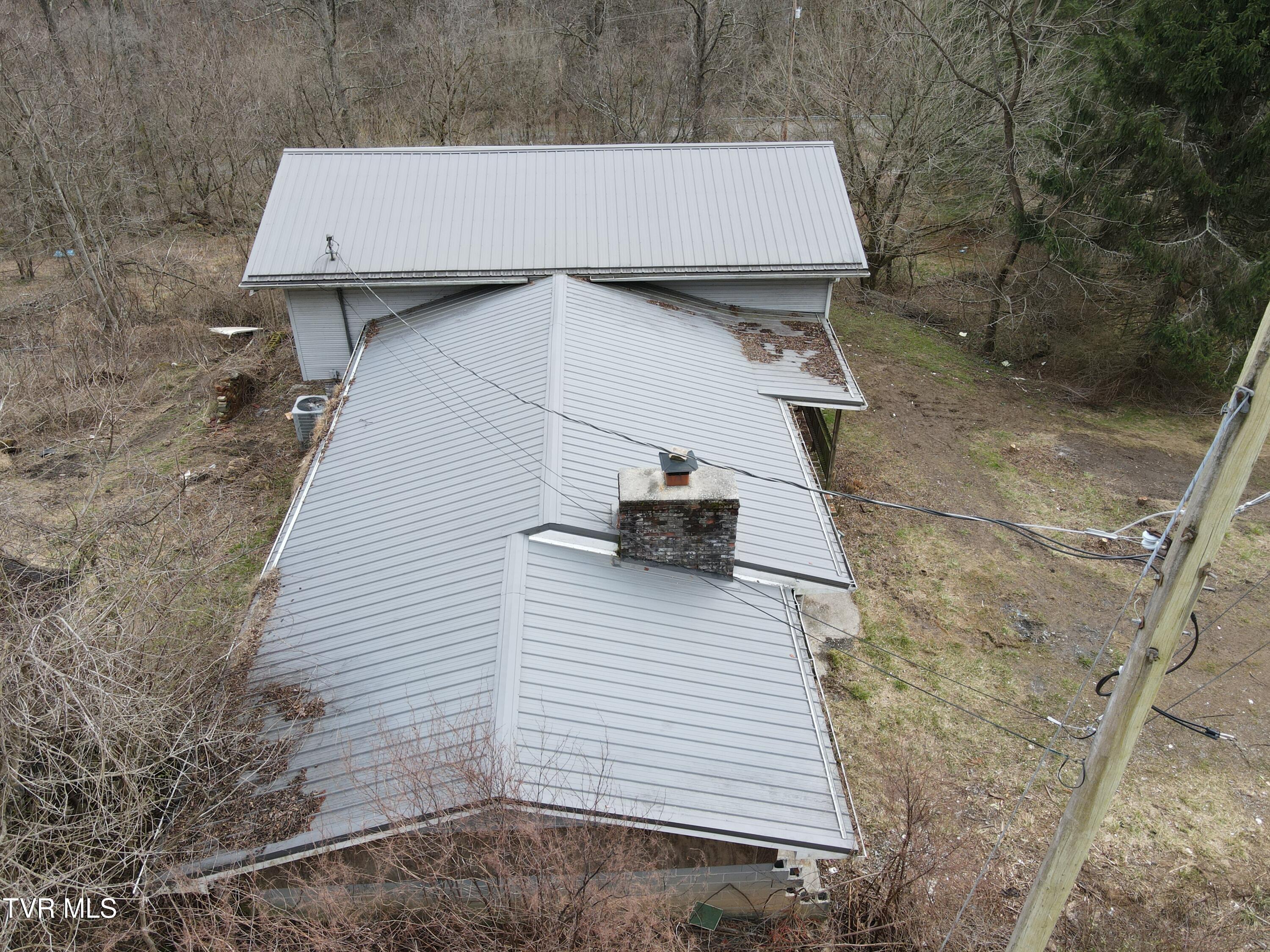 324 Ocoonita Road Jonesville, VA 24263 - Photo 2 of 41 DJI_0374