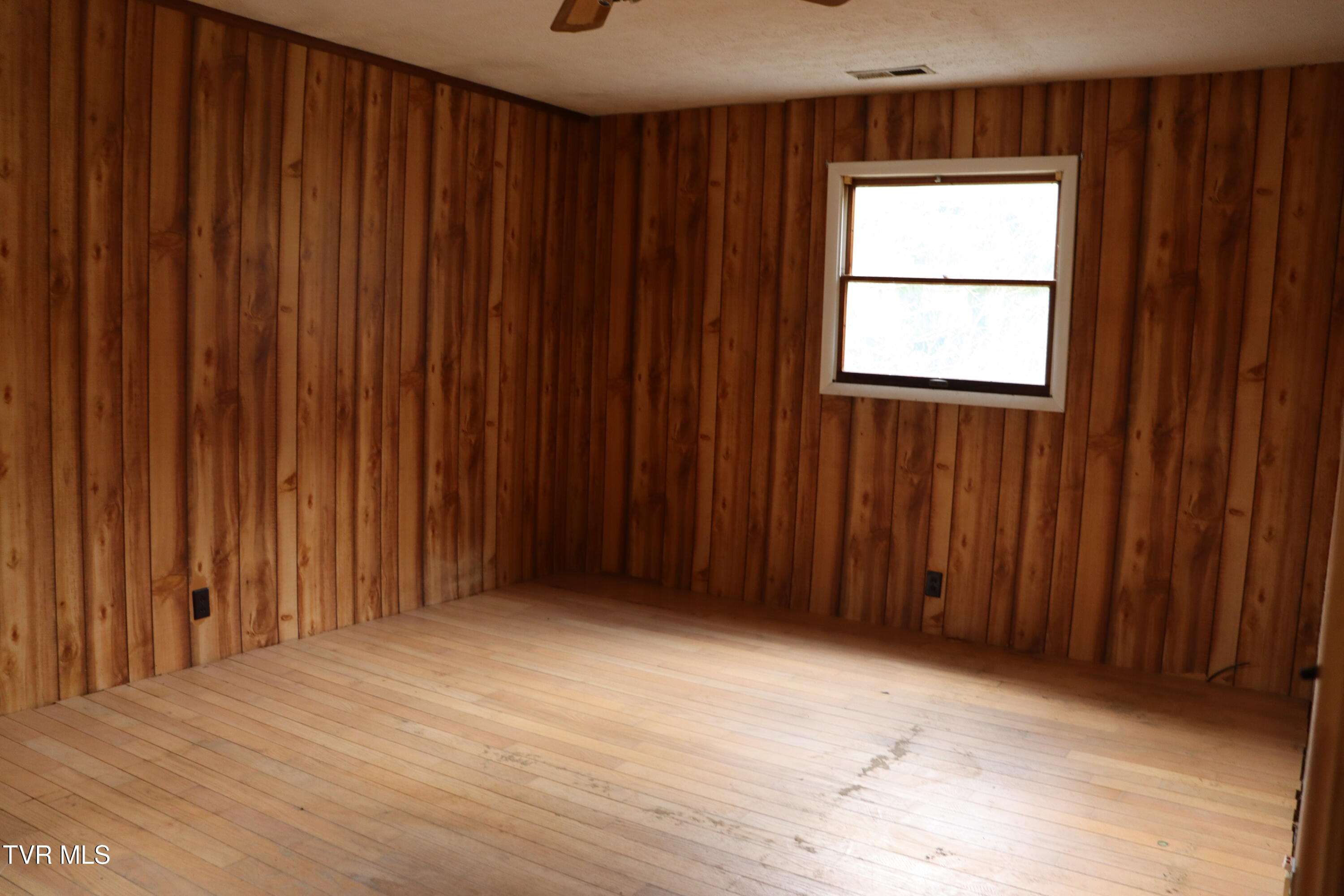 324 Ocoonita Road Jonesville, VA 24263 - Photo 26 of 41 IMG_0712