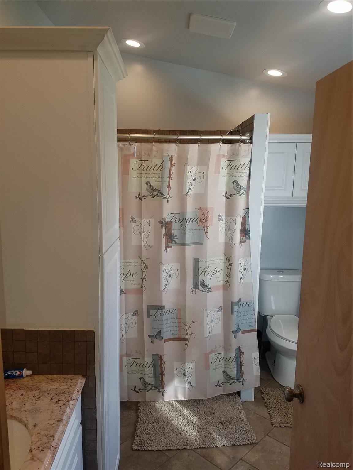 8147 Shipman Road Corunna, MI 48817 - Photo 10 of 26 bath 2.jpg