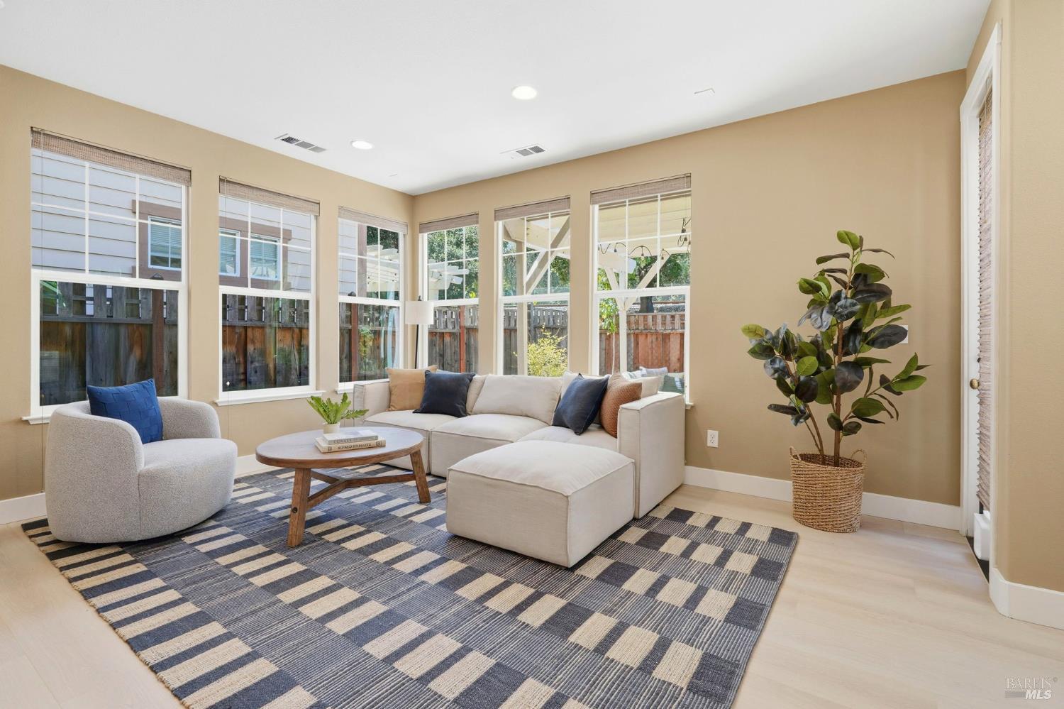 24 Bonsai Court San Rafael, CA 94903 - Photo 5 of 40