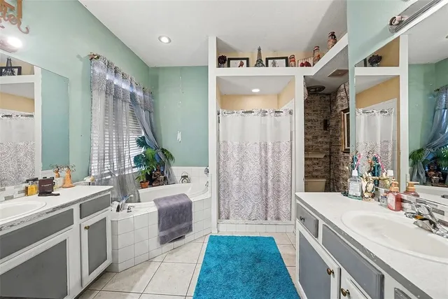 $300,000 | 37110 Highland Bluff Circle, Dade City, FL 33523