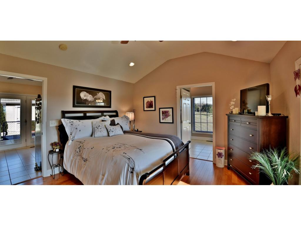 351 West Side Road Jonesborough, TN 37659 - Photo 14 of 31 Master Bedroom