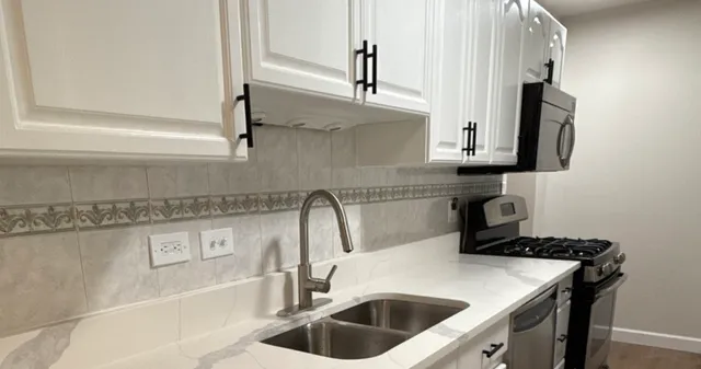 $190,000 | 901 Gael Drive, Unit B, Joliet, IL 60435