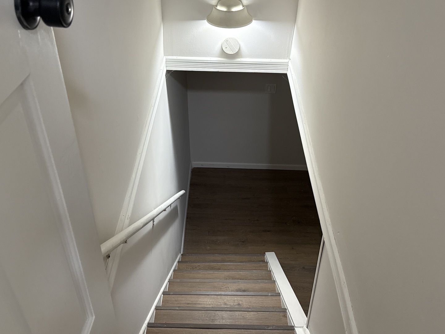 901 Gael Drive, Unit B Joliet, IL 60435 - Photo 10 of 17 a view of entryway