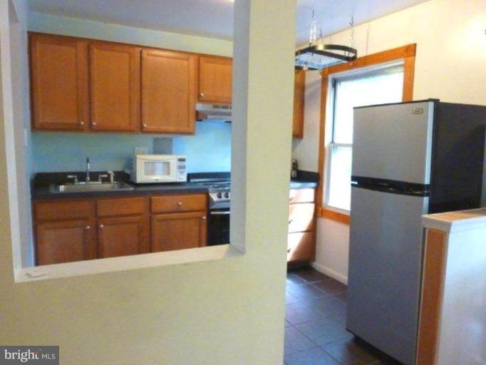3 Research Road, Unit G Greenbelt, MD 20770 - Photo 4 of 7 Kitchen