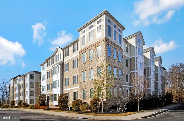 $425,000 | 8820 Shining Oceans Way, Unit 202, Columbia, MD 21045