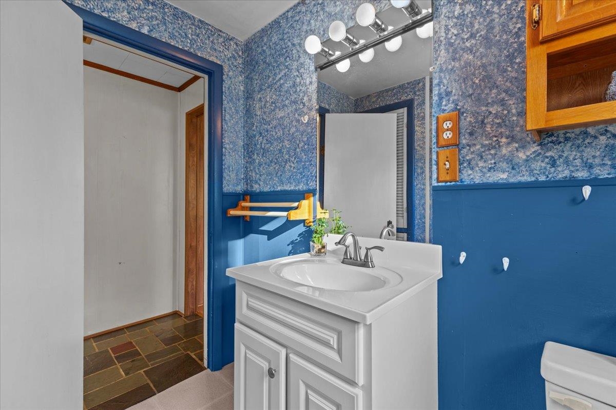 33 Walnut Street St. Albans, VT 05478 - Photo 22 of 38