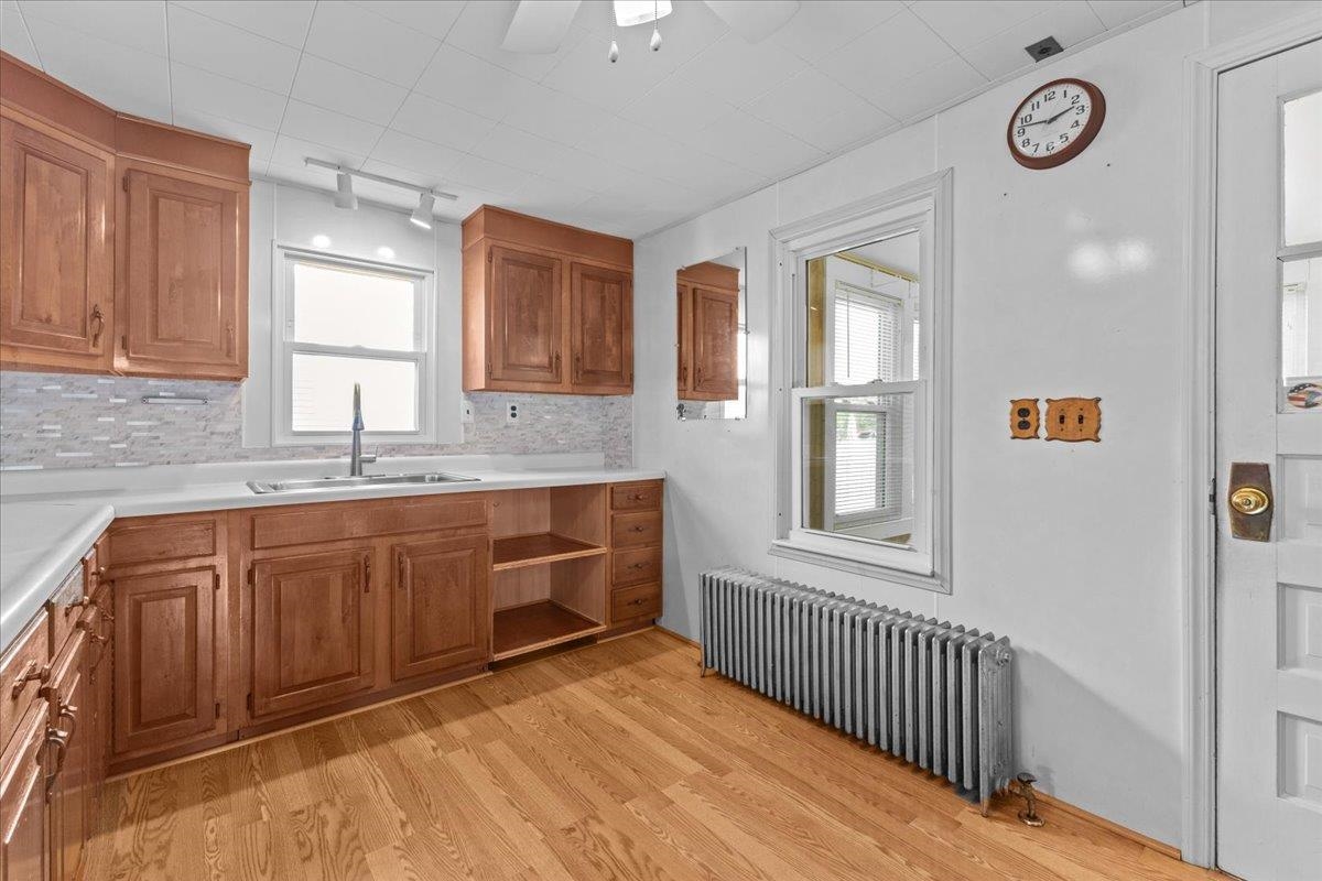 33 Walnut Street St. Albans, VT 05478 - Photo 7 of 38