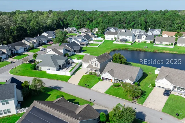 $395,000 | 18 Hollowtail Drive, Bluffton, SC 29910