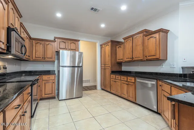 $2,495 | 2864 Summer Oaks Place, Southaven, MS 38672