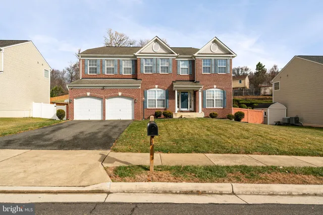 $814,900 | 2869 Powell Drive, Woodbridge, VA 22191