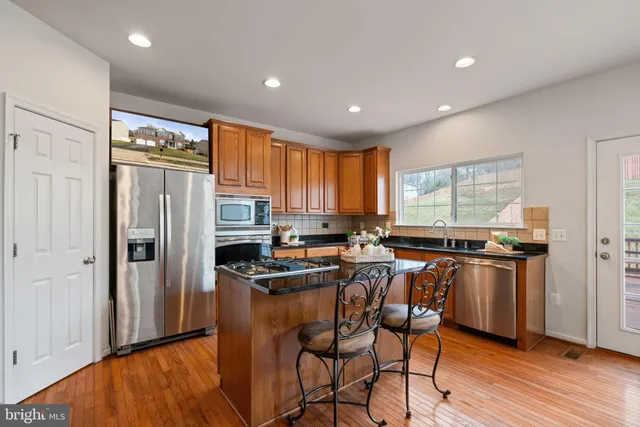 $814,900 | 2869 Powell Drive, Woodbridge, VA 22191